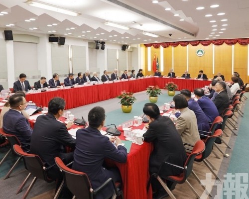 岑浩輝聽取澳區全國政協委員及省級政協委員意見