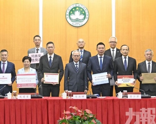 岑浩輝聽取勞工、鄉團、社會服務社團代表意見