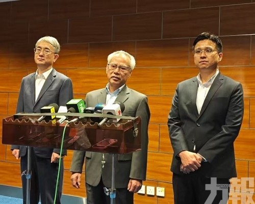 岑浩輝今視察投票站