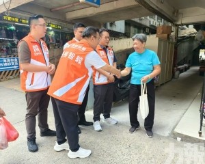 ​澳粵同盟團隊候任議員柳智毅李居仁落區謝票