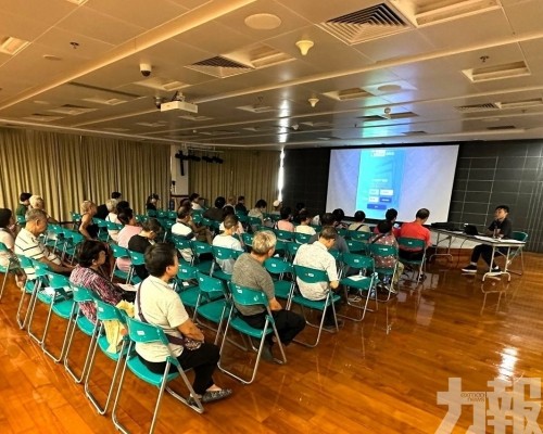 市署推“攤販通” 助小販線上辦業務 市署推“攤販通” 助小販線上辦業務