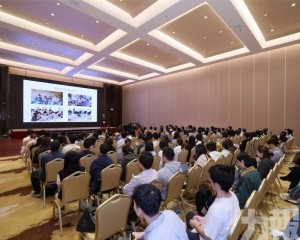 澳大特聘教授談網絡成癮如何影響心理健康