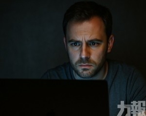 成人網站訪客暴跌77%