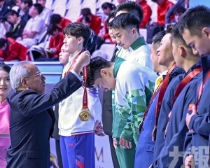 岑：值得本澳市民共同祝賀