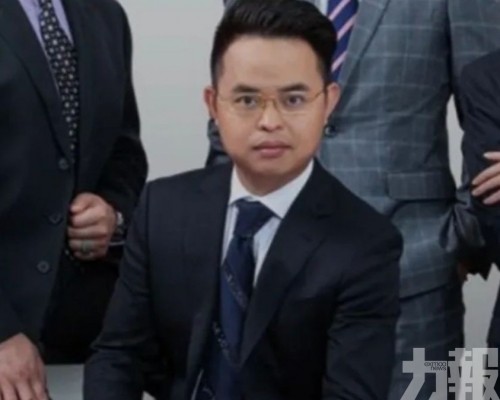 收藏恐龍化石與豪宅遭英國沒收