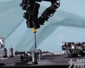 機器人終於會用手了！