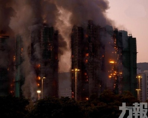疑棚架起火致多棟高樓陷火海