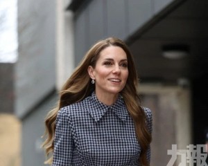 網友驚呼瘦成紙片人