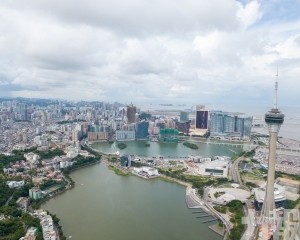 以產業載體集聚優質人才