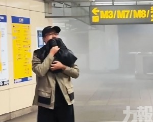 兇嫌父母下跪道歉