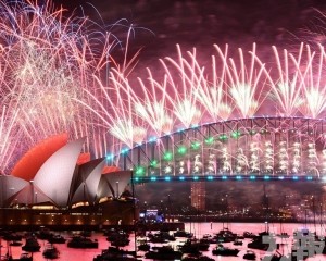 悉尼煙花照亮港灣　 各地祈願和平新開始