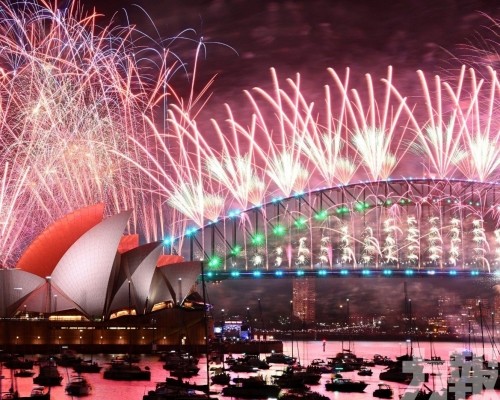 悉尼煙花照亮港灣　 各地祈願和平新開始