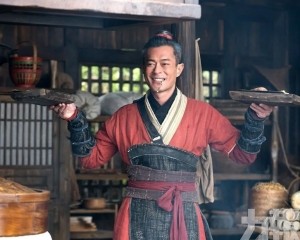 網民考古：他那部舊款手機退休了嗎？