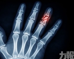 五人詐領32萬元判囚