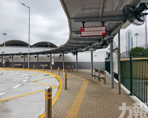 關閘入境車輛須由馬場北大馬路駛往各區