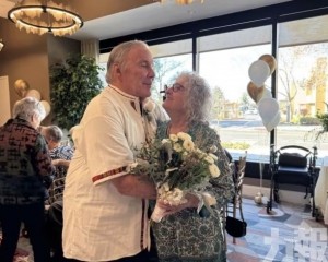 失智翁向結髮39年妻求婚成功