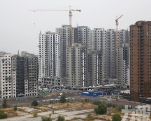 74公司合計預虧逾2,400億元