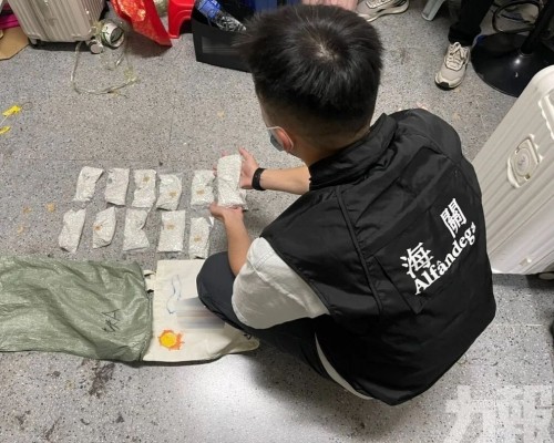 海關檢107公斤銀粒市值約221萬