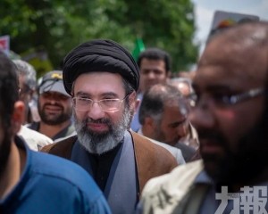 哈梅內伊之子穆杰塔巴接任