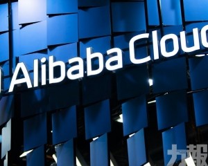雲業務高增長下瞄準千億美元目標