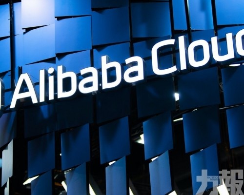 雲業務高增長下瞄準千億美元目標