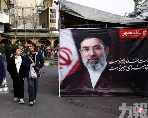 美以困惑穆傑塔巴是否掌權