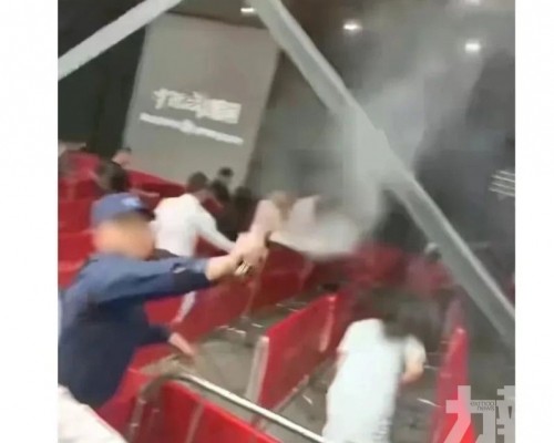 現場混亂保安噴辣椒水被拘