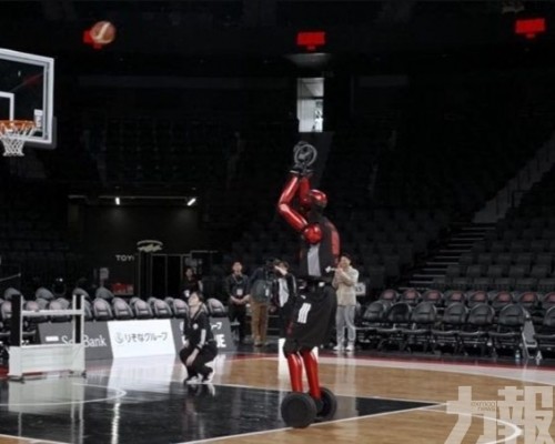 投籃運球動作流暢逼近真人
