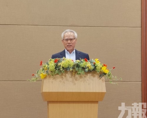 岑浩輝啟程出訪歐洲四國 