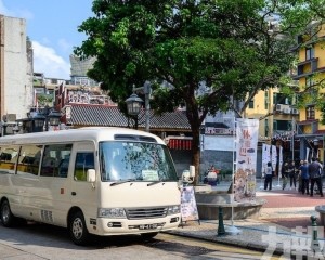 跨部門推出「休」遊巴士&middot;社區探趣