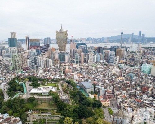 新一期居民失業率降至2.1%