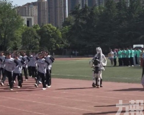 網驚：機器人覺醒？