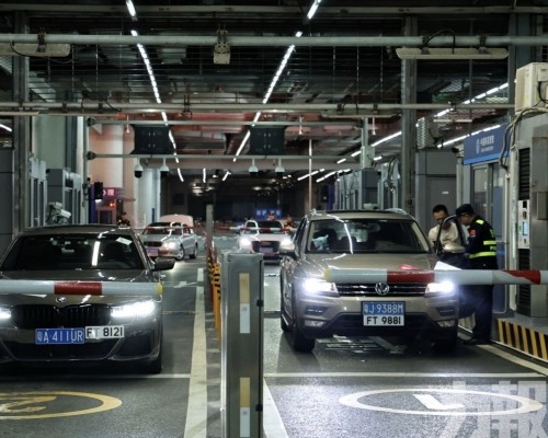 九成旅客留港過夜帶動消費