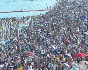 客流爆棚 多地限流停票