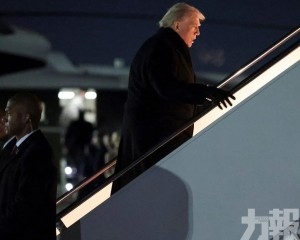 核足球、裝甲車與空中指揮系統全出動