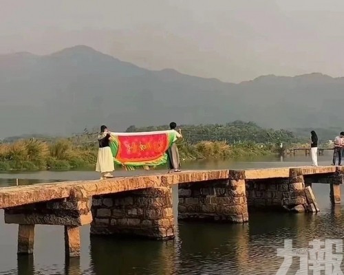 石板橋變爆紅旅遊打卡地