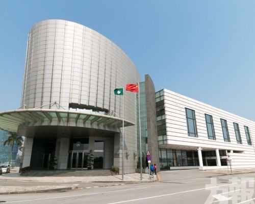 行政長官岑浩輝6月16日列席立法會全體會議