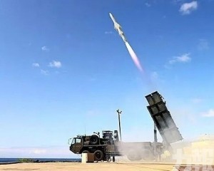 長程飛彈發射器首度公開亮相