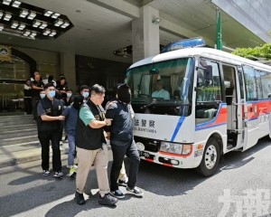 司警刑事偵查員工作時被毆打搶劫