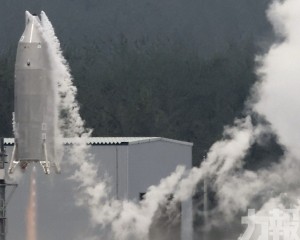 升至11米後成功著陸