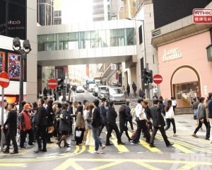 成交金額跌17%呈量升價跌