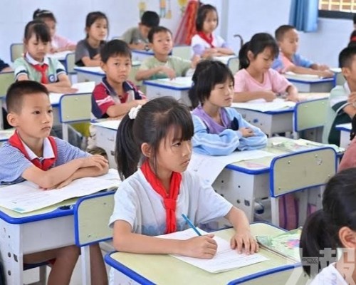 一年近三萬間小學幼稚園關閉