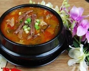 官媒推狗肉湯蔘雞湯消暑