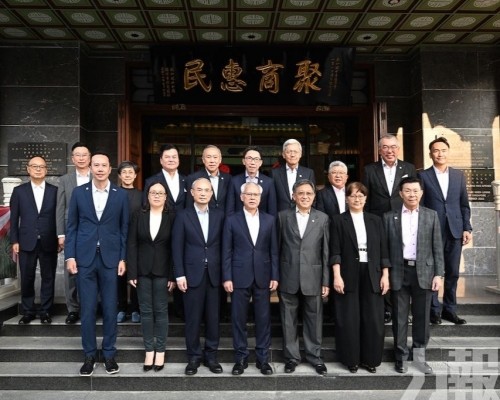 岑浩輝與新加坡華社及商會代表會面