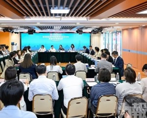 聽取各界對明年施政意見