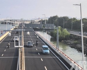 「一刀切」禁鐵馬更安全？