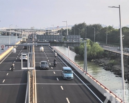 「一刀切」禁鐵馬更安全？
