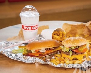 美式超級漢堡澳門首店開業