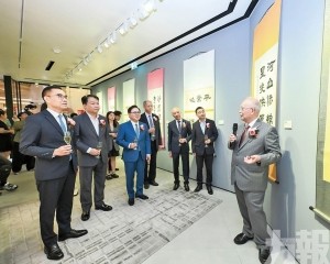 吳仕明作品展巴黎人揭幕