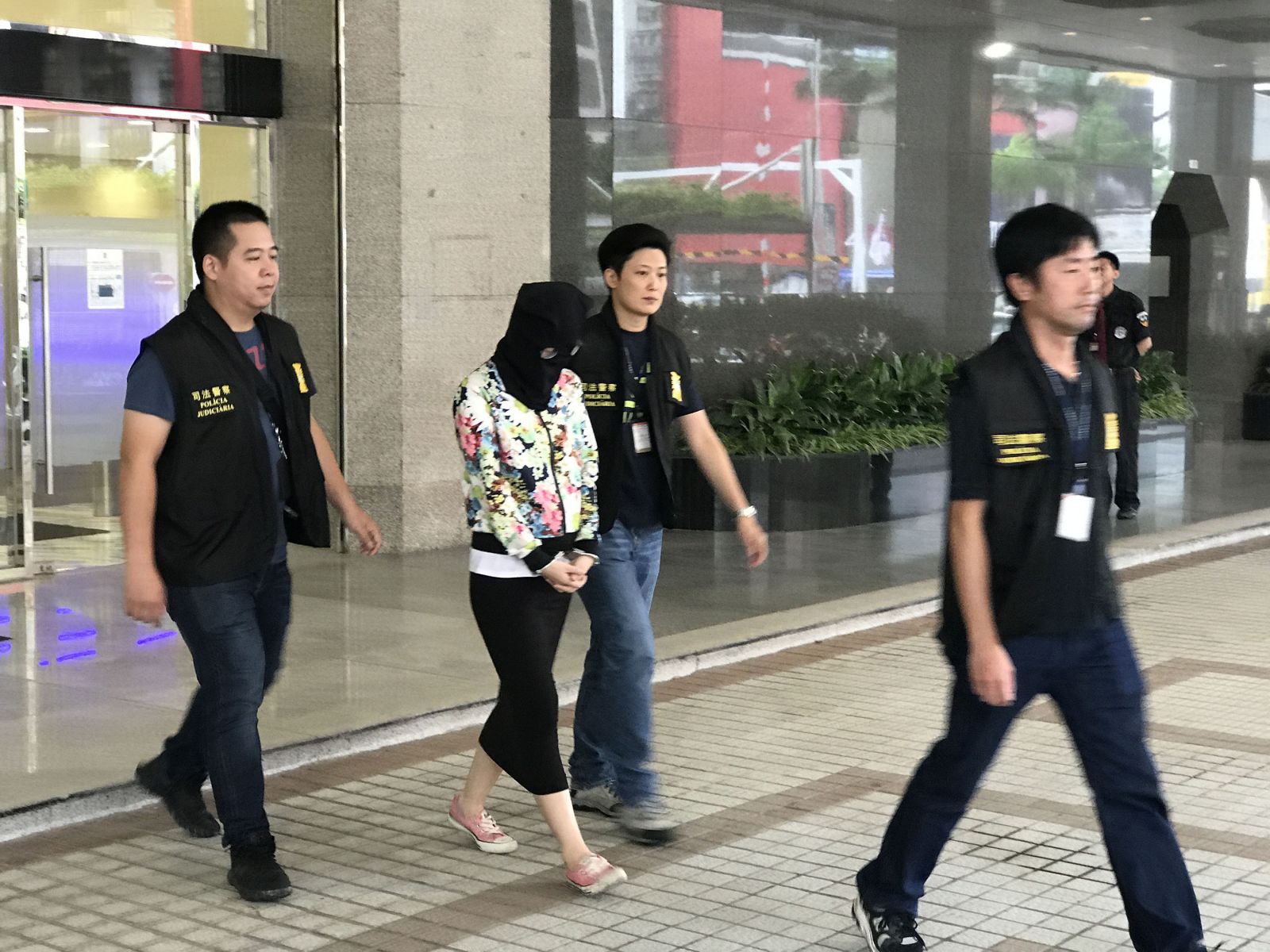 內地漢手機被刷13萬人仔